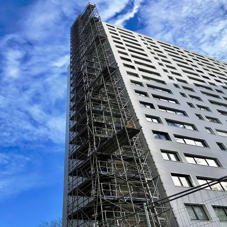 échafaudage sur immeublewebp