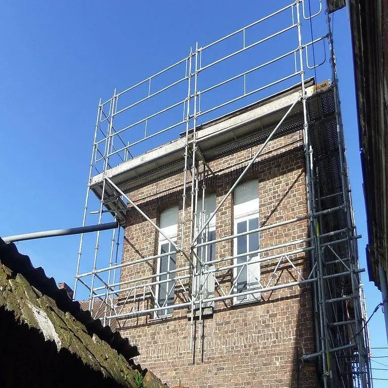 Échafaudage couvreur à Somain